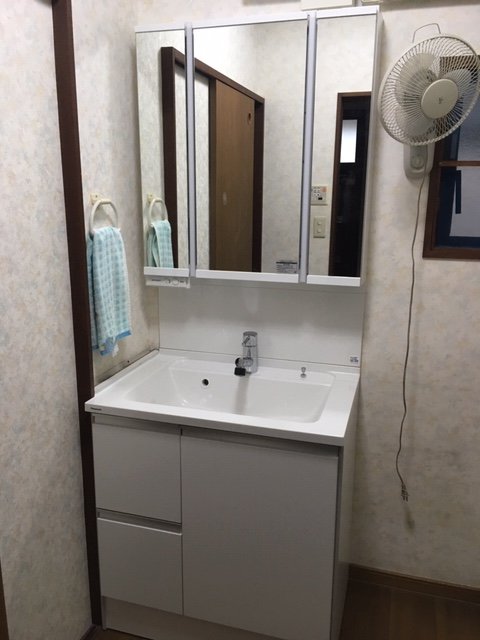 20190429_068 洗面化粧台交換 東京都あきる野市:施工実績