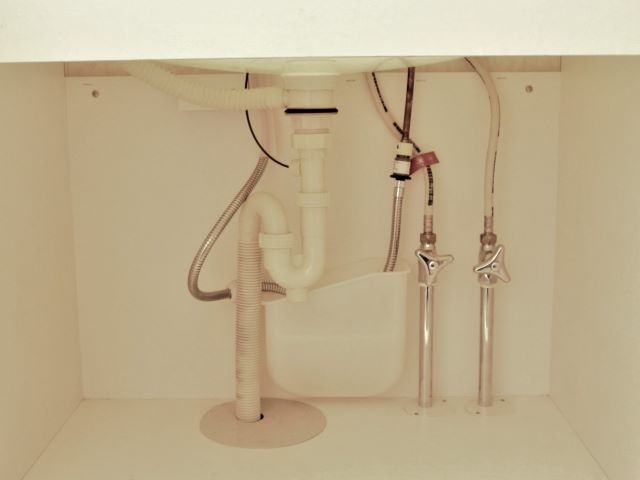 排水管つまりを自力で直す方法 場所別に原因や症状、対処法を紹介:イメージ