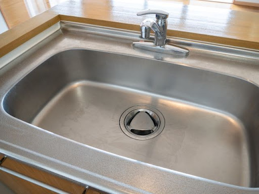 キッチンの排水口つまりは業者へ依頼しよう｜料金相場や業者選びのポイント:イメージ