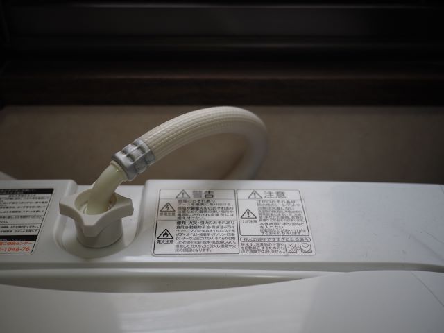 洗濯機の蛇口からの水漏れは自分で直せる！原因と箇所別の修理方法を解説:イメージ