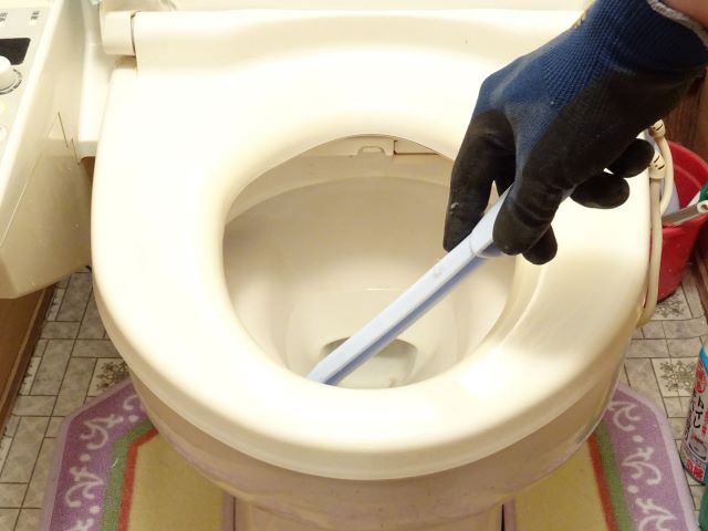 トイレの底の頑固な汚れを綺麗にする掃除方法と予防策を紹介！:イメージ