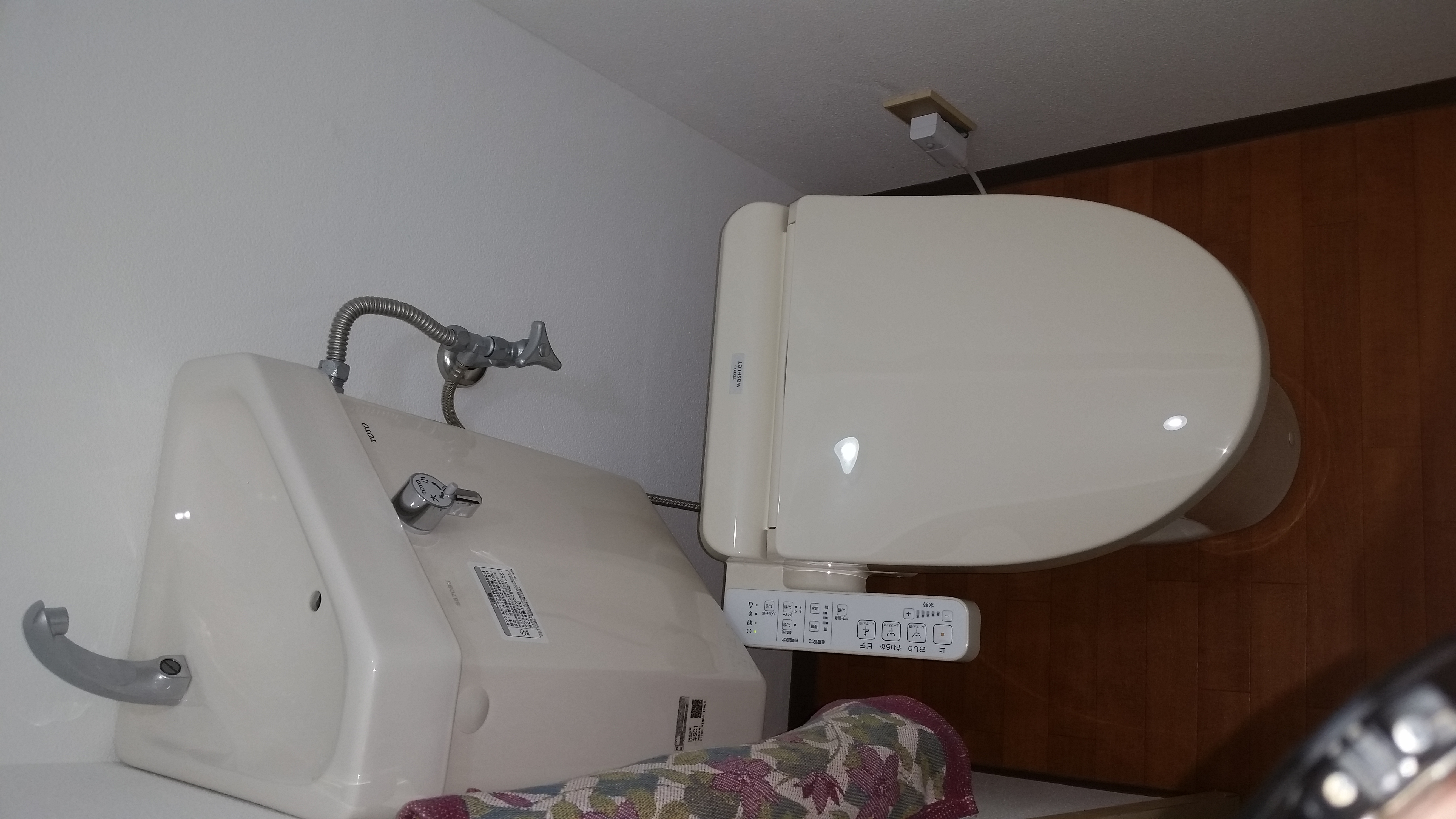 20190722_104 便器交換、壁・天井クロス・クッションフロア張り替え  北海道札幌市西区:施工実績