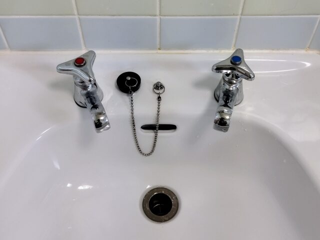 蛇口をひねると音がする！異音の原因と自分でできる対処法・業者の選び方を徹底解説:イメージ